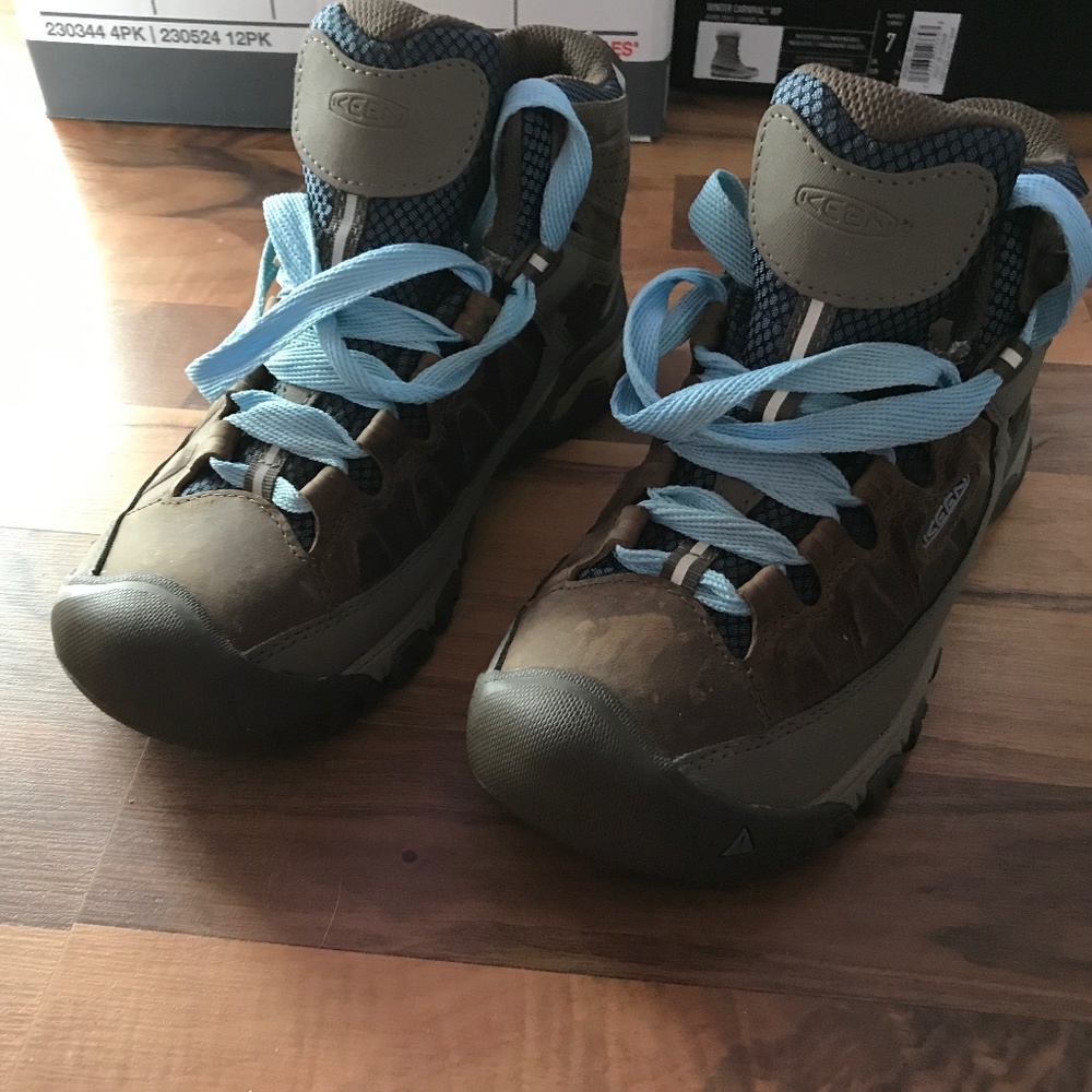 Women’s Keen boots size 6.5